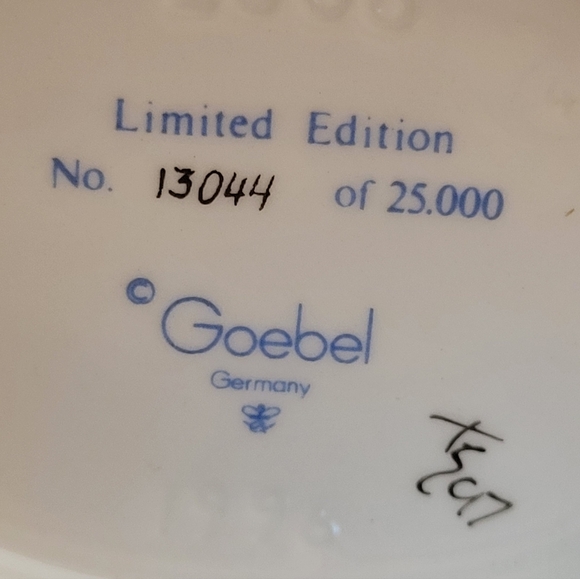 Goebel Collectible Charming Hummel Boy with Puppies Figurine Limited Edition - Picture 15 of 16